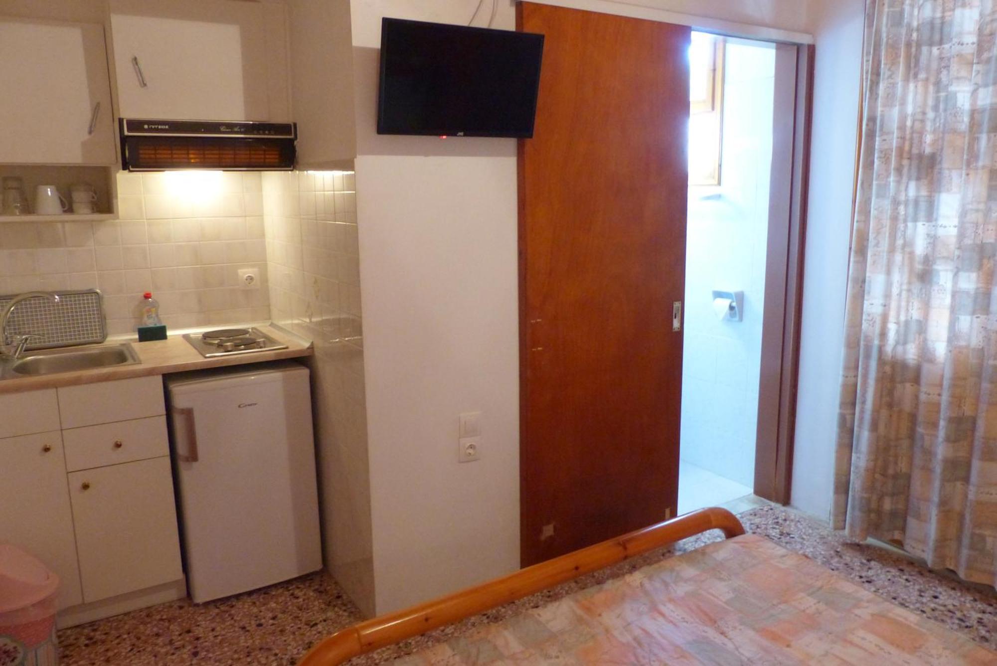 Circe Pansion Apartment Lixouri Exterior photo