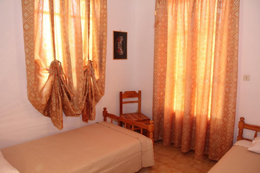 Circe Pansion Apartment Lixouri Room photo